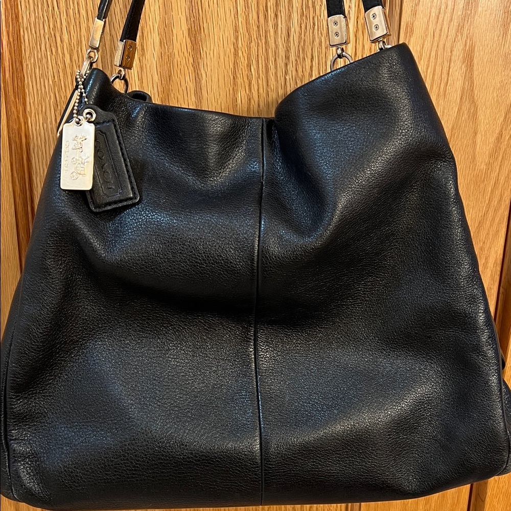 Vintage Authentic Coach Lexy Shoulder Bag with Pebble Leather and Gold Accents